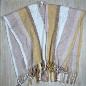 LC Lauren Conrad Soft Fringed Cozy Boho Chic Cape Scarf Shawl Wrap One Size